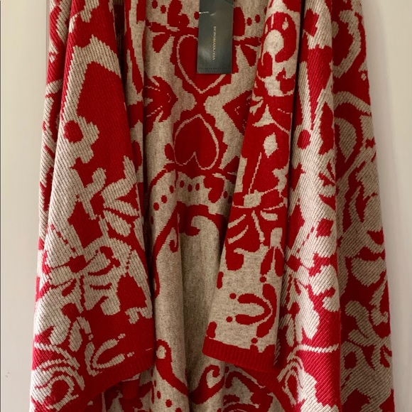 BCBG Maxazria sleeveless knit duster. Self belt included. Beige/red geo print. - Picture 2 of 6